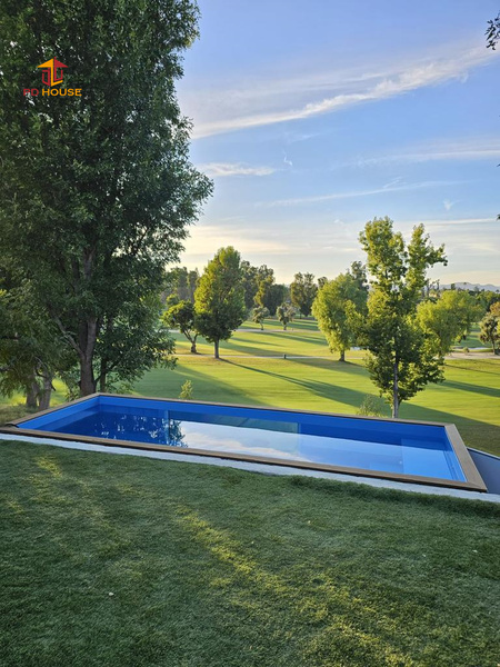 Los Angeles 20ft massage pool